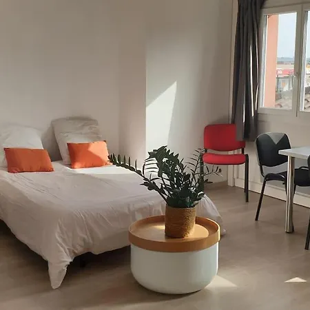 Pied A Terre Professionnel Au Coeur De 